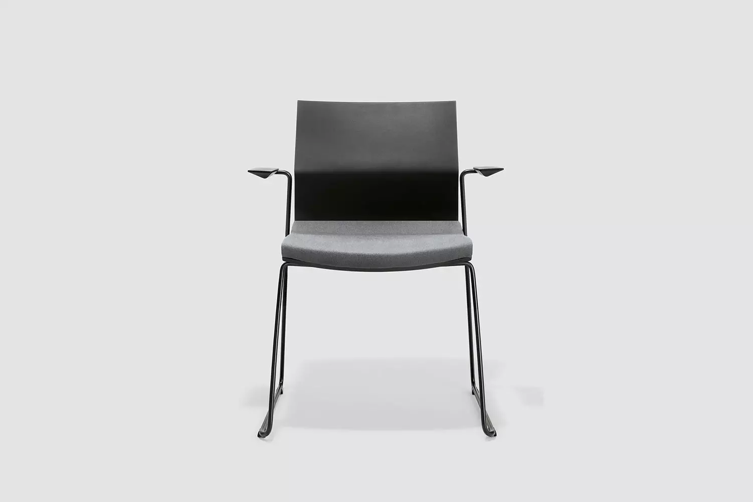 B_SIDE, gepolstert Kufe ohne Armlehne mit Armlehne stapelbar Stuhl, Bene Büromöbel, Bild 1