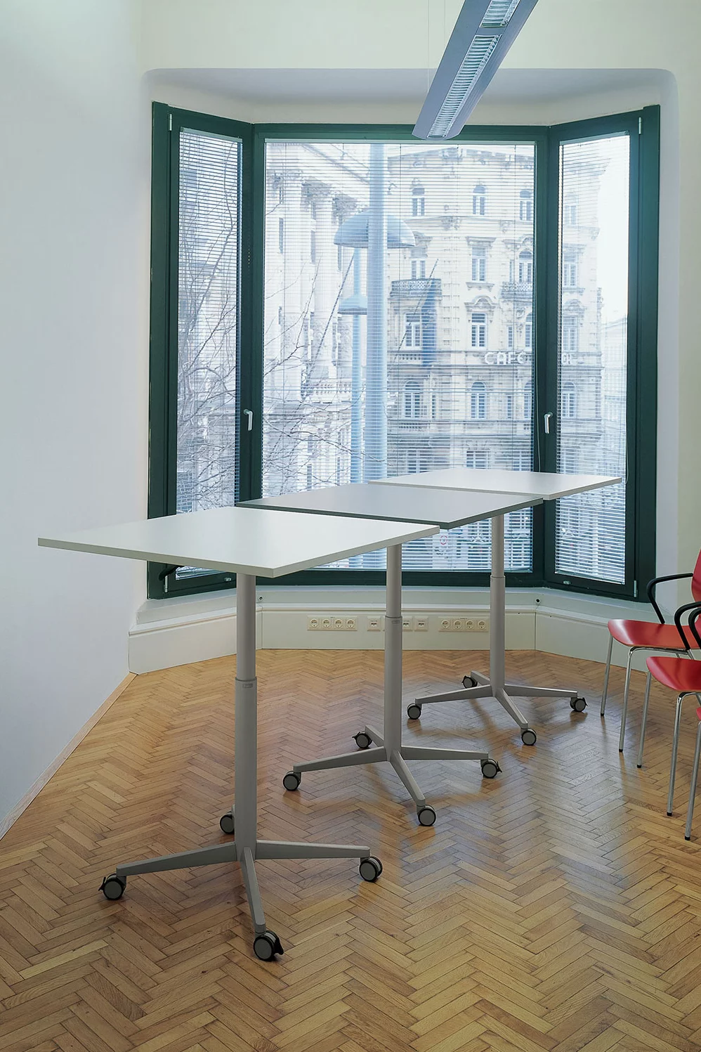 CART Table, Height adjustable Bistro Table, Bene Office furniture, Image 3