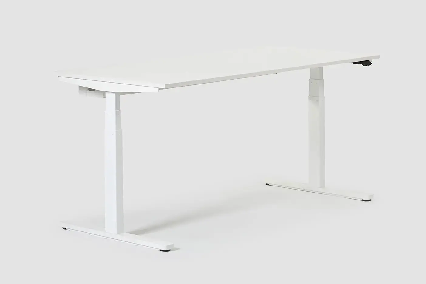 level pure lift, (elektrisch) höhenverstellbar Premium Schreibtisch, Bene Büromöbel, Bild 1