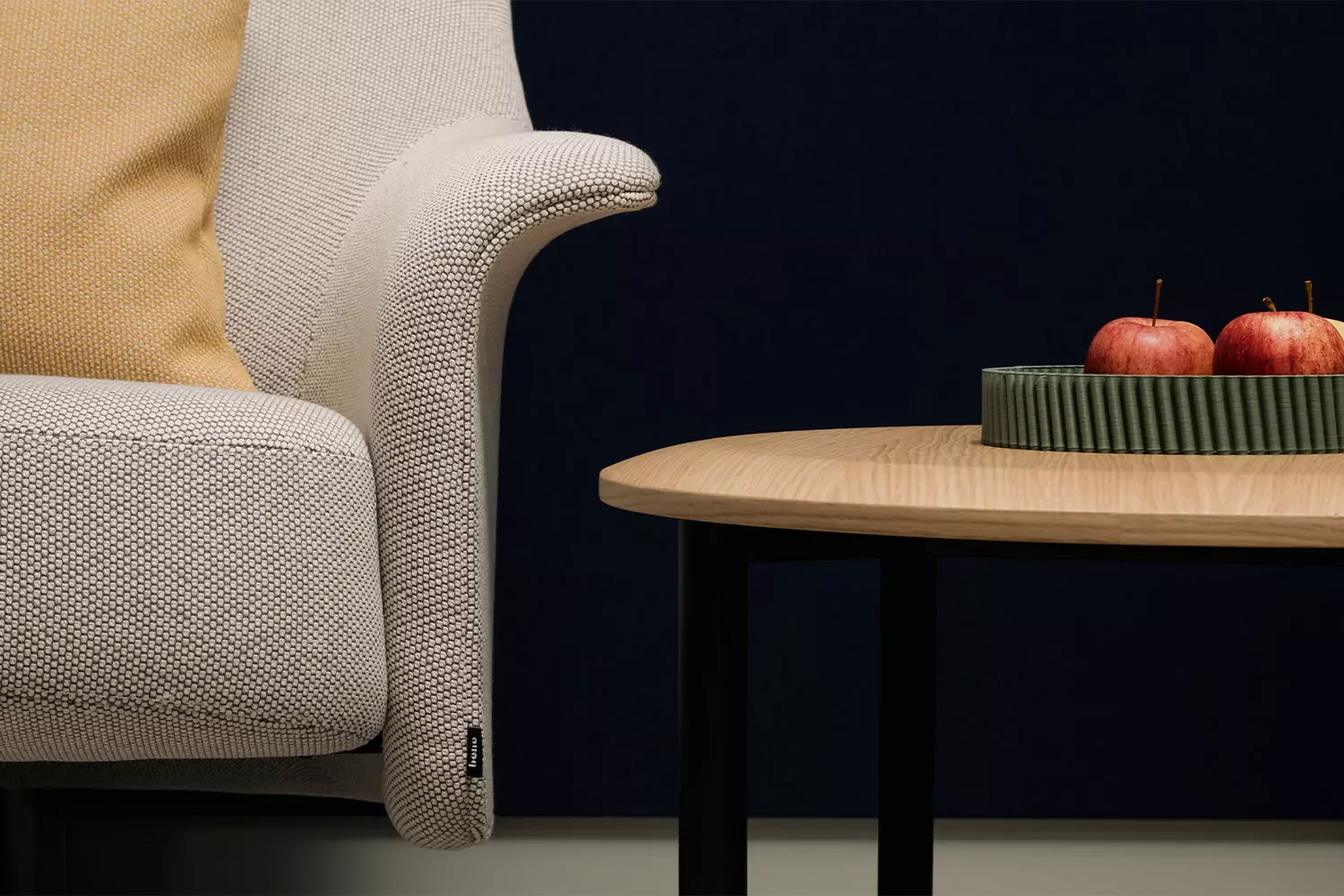 ports-coffee-table, Premium (elektrisch) höheneinstellbar Sitzhöhe Stehhöhe  Couch- & Beistelltisch, Bene Büromöbel, Bild 3