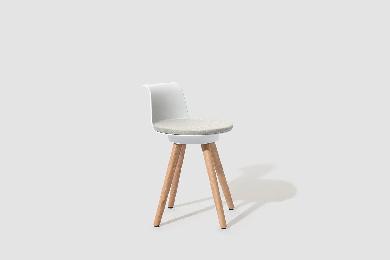 TIMBA Stool, 4 Fuß gepolstert Hocker & Pouf, Bene Büromöbel, Bild 1