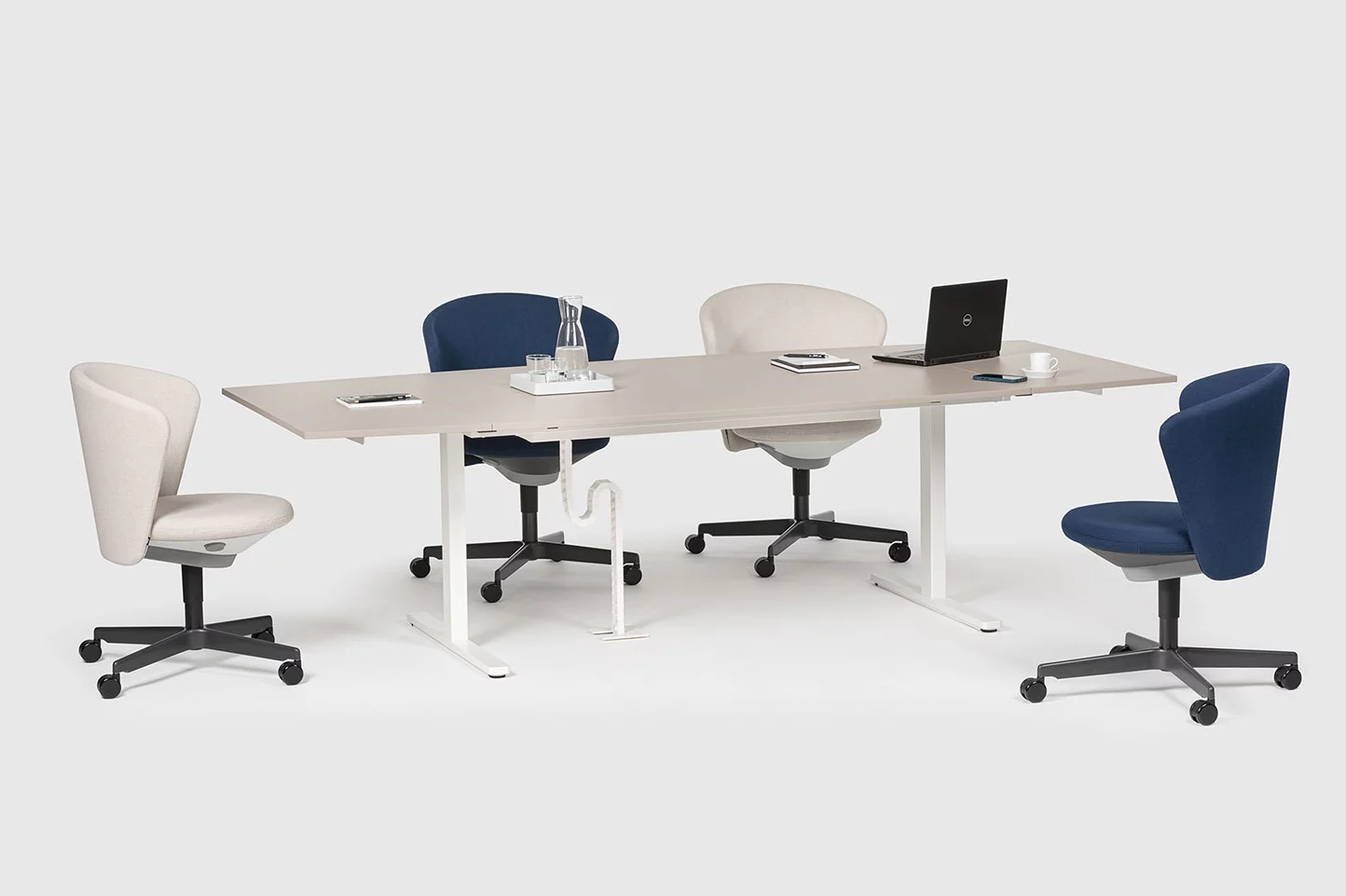 level-pure-meeting, réglable en hauteur Hauteur d’assise Table de séminaire, meubles de bureau Bene, Image 2