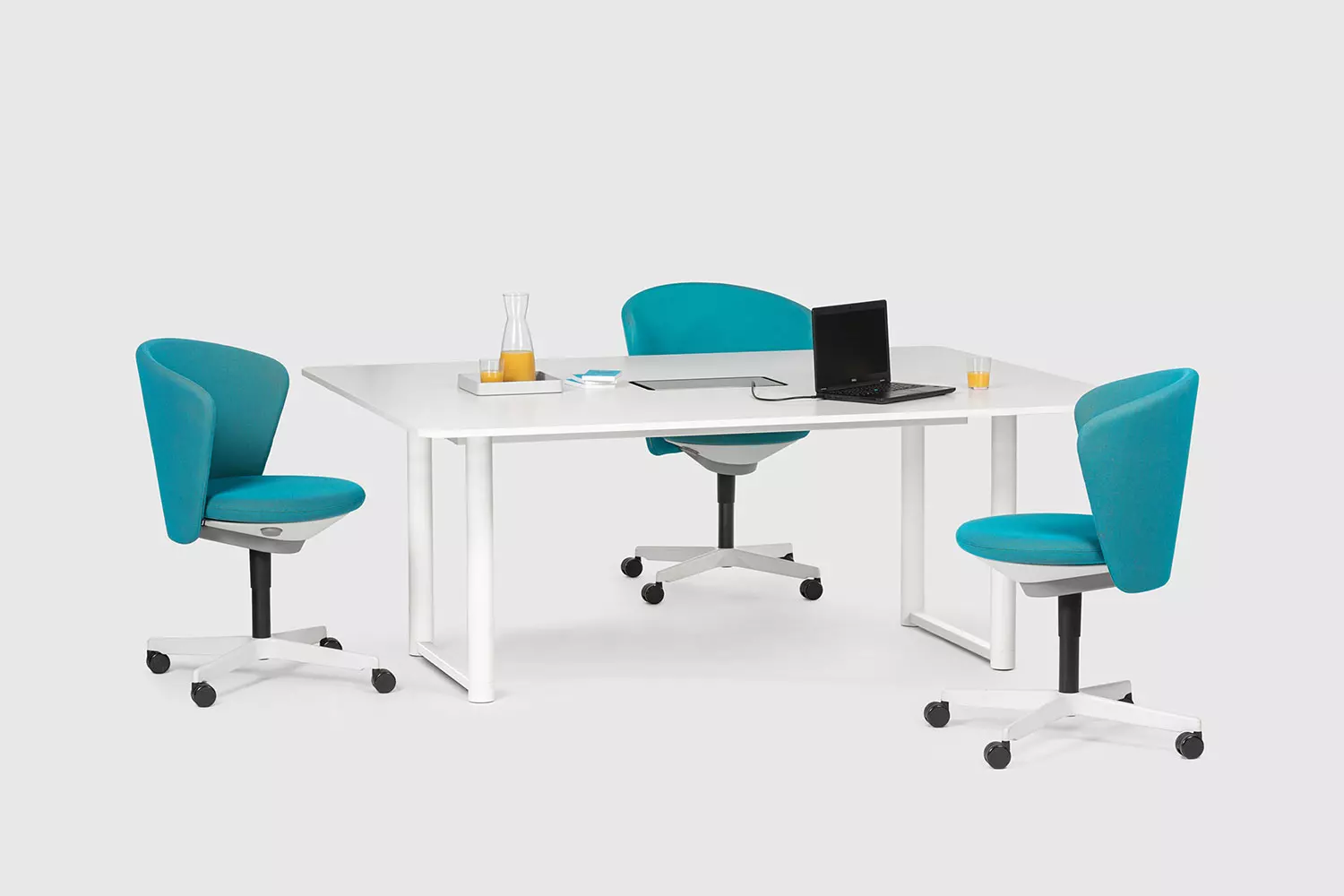 level-pure-meeting-quattro, Seating height Meeting table, Bene Office furniture, Image 2